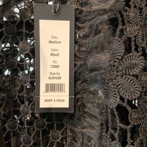 WT Romeo and Juliet zip back  Black Lace Top